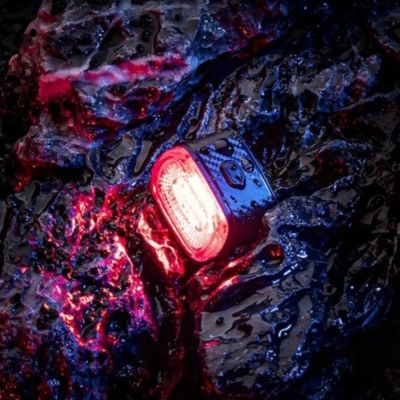 7. Rockbros Q2S LED-Fahrradrücklicht mit Smart Stop System + USB-C - USB-A Kabel - Schwarz