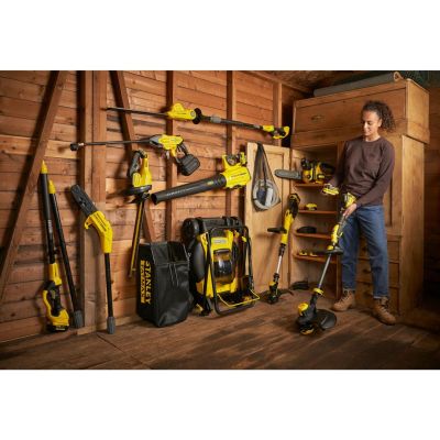 9. Stanley FATMAX SFMCPH845M1-QW Elektrische Heckenschere mit Doppelklinge, 4,1 kg