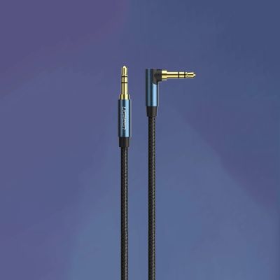 16. Ugreen gewinkeltes AUX-Kabel 2 x Miniklinke 3,5 mm 1m blau (AV112)