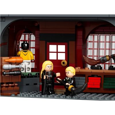 12. LEGO Harry Potter 75978 Winkelgasse