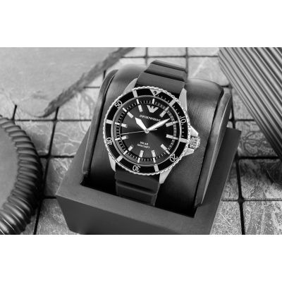 5. Emporio Armani World Explorer Solar AR11788 Herrenuhr + Box