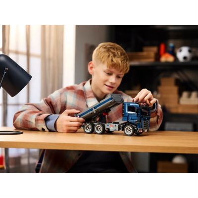 4. LEGO TECHNIC 42203 Kipplaster