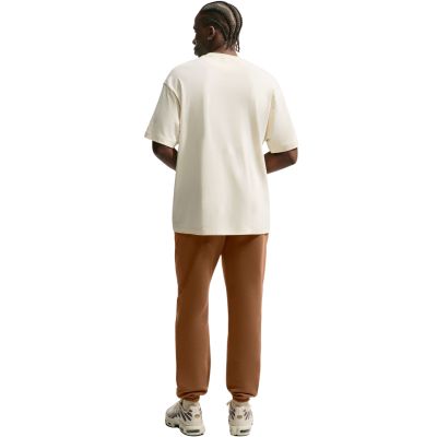 7. Nike Club Herrenhose Braun FN3808 270