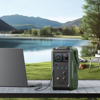 9. Powerbank Joyroom JR-PBF10 75000mAh 100W 3x USB-C 3x USB-A mit faltbarer Taschenlampe und Griff - Grün