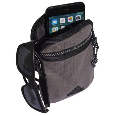6. adidas CXPLR Kleine Tasche IQ0912