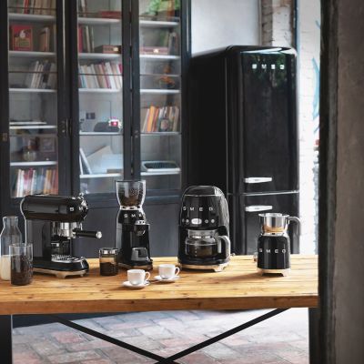 8. SMEG DCF02BLEU Filterkaffeemaschine