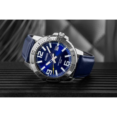 5. Herrenuhr CASIO MTP-VD01L-2BVUDF + Box