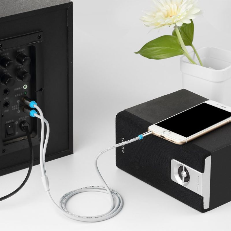 4. 3,5-mm-Klinkenstecker auf 2 Cinch-Stecker Audiokabel, 2 m, Schwarz