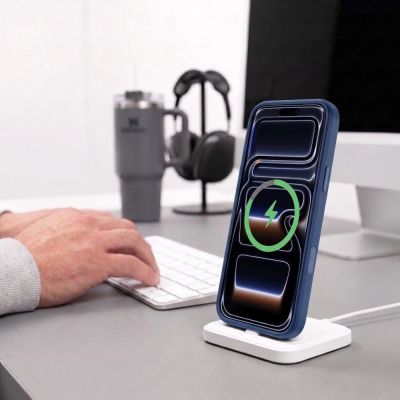8. Tech-Protect MagPeak MagSafe CC Hülle für iPhone 18 Pro / 17 Pro – Transparentes Marineblau