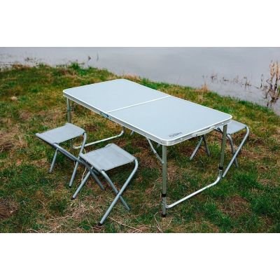 7. Camping-Set: Tisch und 4 Stühle, zusammenklappbar in einem Koffer