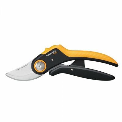 5. Fiskars Plus PowerLever P721 Gartenschere