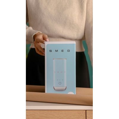 26. Smeg MFF02PBEU Milchaufschäumer/Milchwärmer, automatischer Milchaufschäumer/Milchwärmer, blau