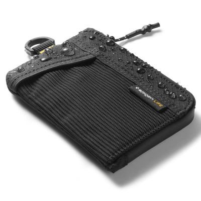4. Spigen LF300 RFID-Geldbörse – Schwarz