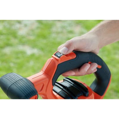 9. 3000W BEBLV300-QS Black+Decker Laubsauger