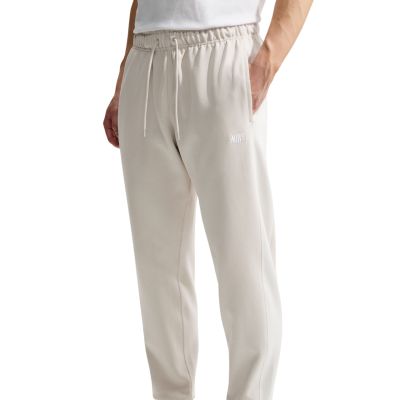 3. Nike Sportswear Club Herrenhose Creme IO1376 104