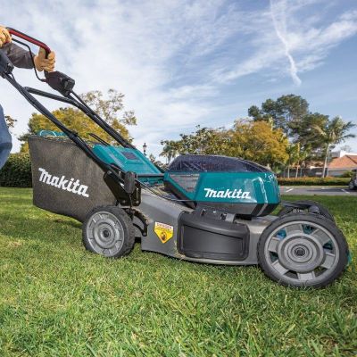 2. Makita DLM532PT4 Akku für Handrasenmäher, schwarz/blau