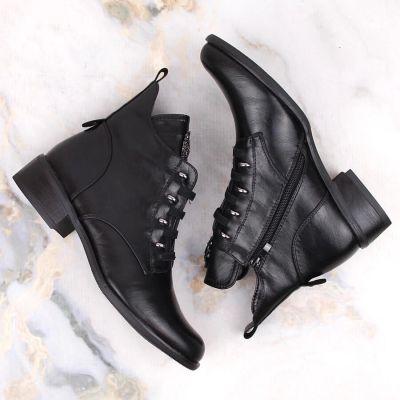 24. Jezzi W JEZ412A isolierte flache Stiefeletten, schwarz