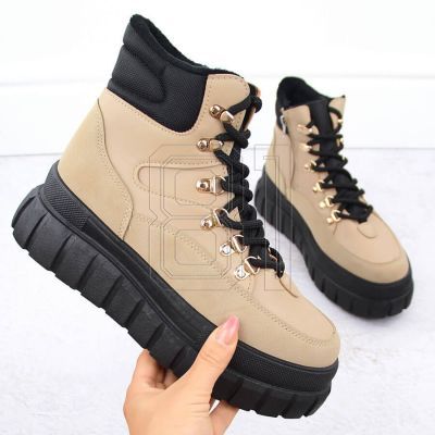 3. Wanderschuhe auf der Plattform News W EVE450B