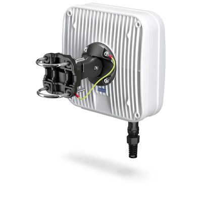6. QuWireless QuMax Antenne – Richtantenne PoE/LAN, 14 dBi