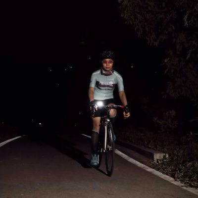 6. NexTool NE20005 170lm wiederaufladbare Stirnlampe blau