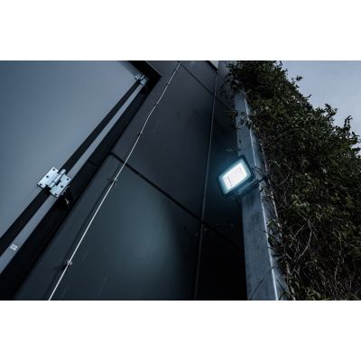 7. Brennenstuhl 1171250041 Strahler Schwarz 100 W LED D