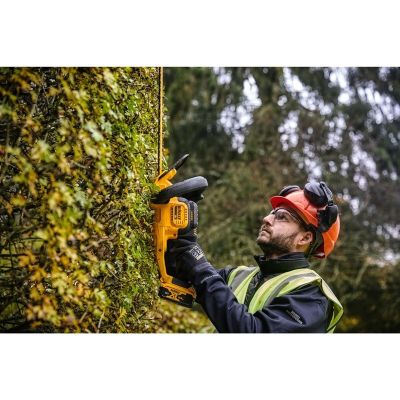 6. Dewalt DCMHT563N-XJ Akku-Schere