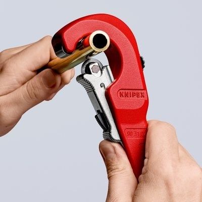 13. Knipex 90 31 02 SB Handrohrschneider