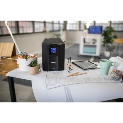 6. APC Smart-UPS C 1000VA LCD 230V mit SmartConnect