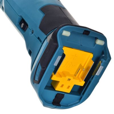 5. MAKITA DTM51ZX1 Werkzeug