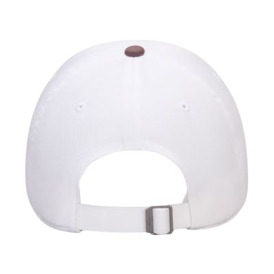 3. Nike Club Cap Weiß und Lila FB5368 104