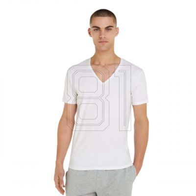 2. Calvin Klein Slim Fit T-Shirt mit V-Ausschnitt M 000NB1089A
