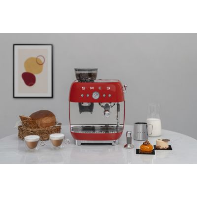15. Smeg EGF03RDEU Kaffeemaschine, manuelle Espressomaschine, 2,4 l