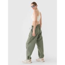 Lässige Oversize-Fallschirmhose für Damen 4F 4FRSS24TTROF1330-44S