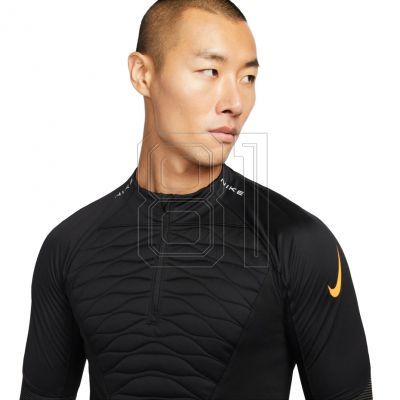 3. Nike Techfit Strike Drill Top Winter Warrior M DC9156 010 sweatshirt