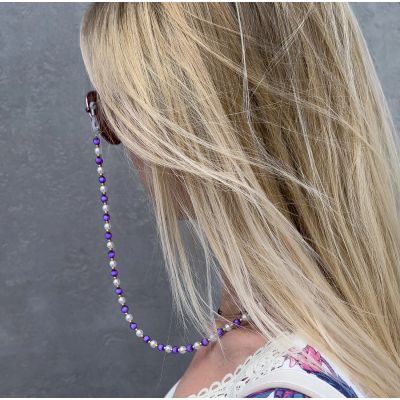 3. Eine Kette für Gläser, Perlen, ein orangefarbener Anhänger