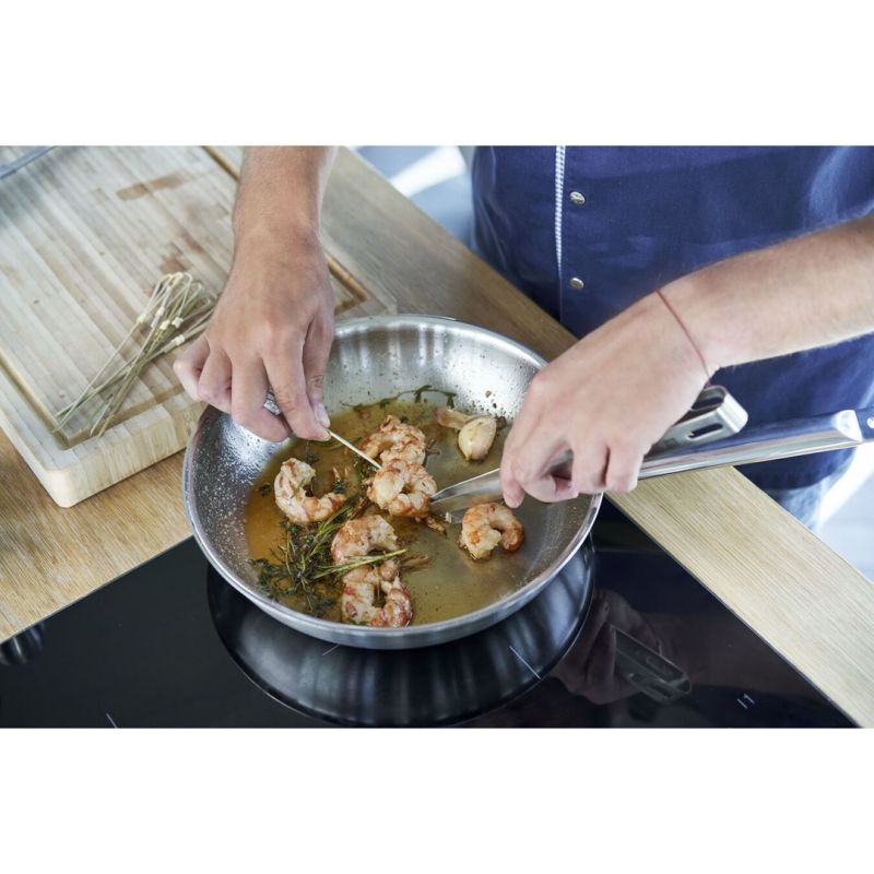 6. ZWILLING Pro 65128-280-0 flache Bratpfanne aus Stahl - 28 cm