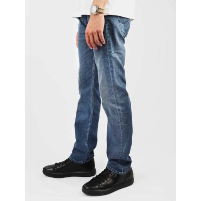 2. Lee Powell L704DXIS