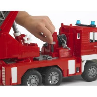4. BRUDER MAN Feuerwehrwagen mit Klappleiter