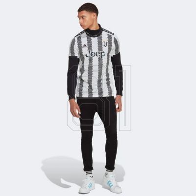4. Adidas Juventus A Jsy M T-shirt H38907