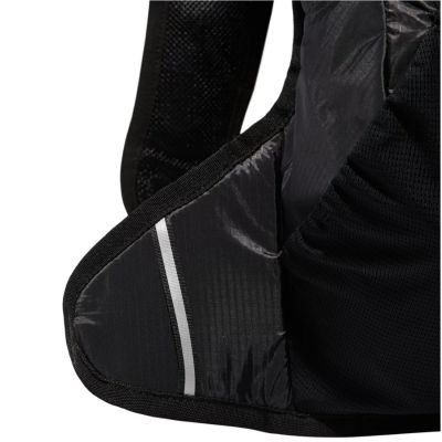 8. Asics Leichter Laufrucksack 2.0 3013A575-001