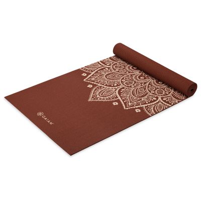 3. Gaiam Yogamatte „Sundial Flower“, intensiv rostfarben, 5 mm, 65733