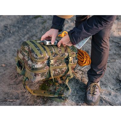 9. 16" Tracer Evo Camo 25L Expeditionsrucksack