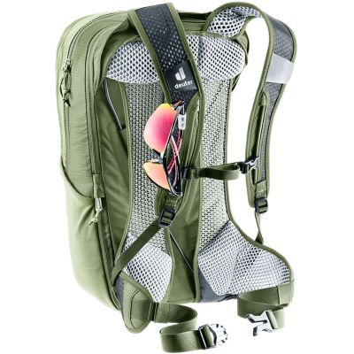 8. Deuter Race Air 14 + 3 Fahrradrucksack, Mineral/Handschuh