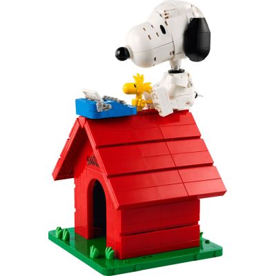 3. LEGO Ideas 21368 – Peanuts: Snoopys Knospe