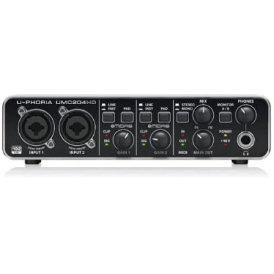 11. Behringer UMC204HD – USB-Audio-Interface