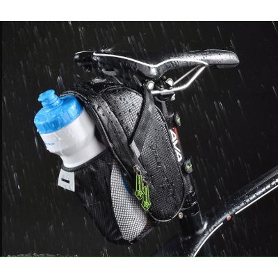4. Rockbros C7-1 wasserdichte Fahrradtasche mit Sattelbefestigung 1,5l - Schwarz