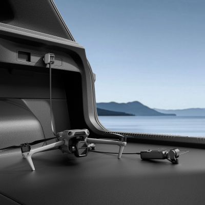 25. Cuktech CC903P 100W Kfz-Ladegerät mit Display und 70 cm langem, einziehbarem USB-C-Kabel – Grau