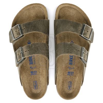 6. Birkenstock Arizona Soft Footbed Oiled Leather Narrow Faded Khaki Slides für schmale Füße (1019377)