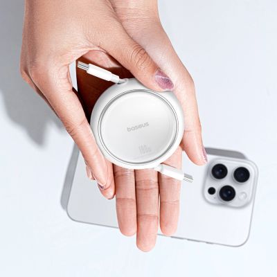 9. Baseus Free2Draw Mini USB-C – USB-C 100 W 1 m einziehbares Kabel – Weiß