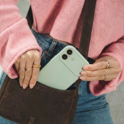 5. Tech-Protect Silikon-MagSafe-Hülle für iPhone 17 – Grün